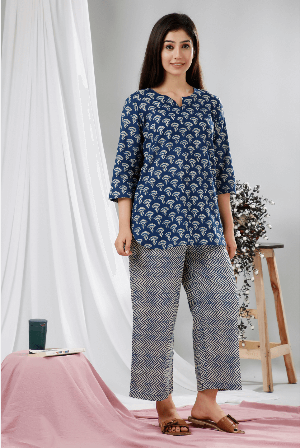 lounge wear feathers closet (6731812339909)