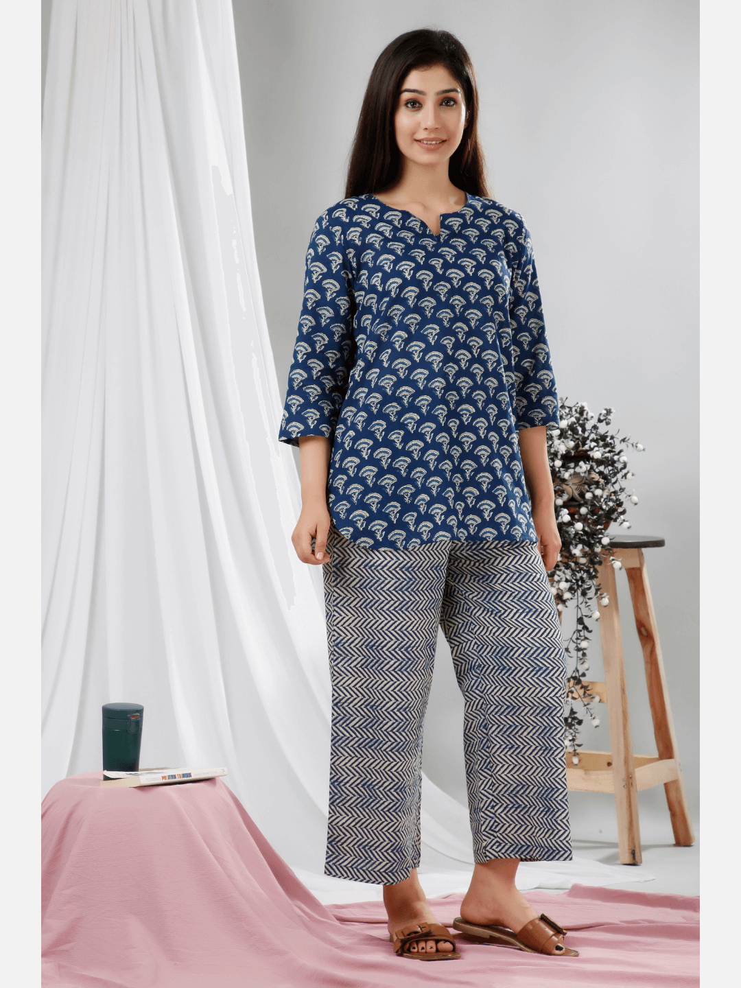 lounge wear feathers closet (6731812339909)